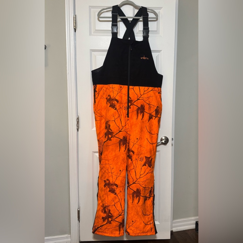 NWOT Men's Cedar Branch Orange Black Realtree Camo Insulated Waterproof Bibs XL